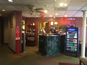 10905 Shawnee Mission Pky, Shawnee Mission, KS à louer Photo intérieure– Image 2 sur 6