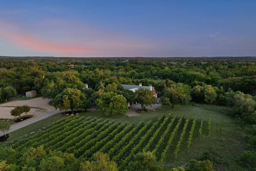 18059A Ranch to Market Road 1826, Driftwood, TX à vendre - Photo principale – Image 2 sur 64