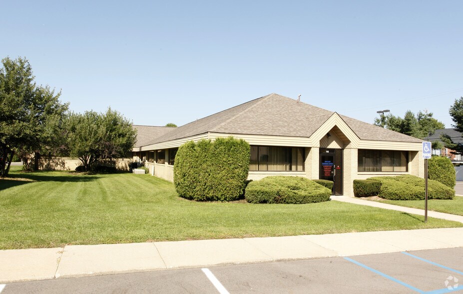 35180 Nankin Blvd, Westland, MI à vendre - Photo de l’immeuble – Image 2 sur 2
