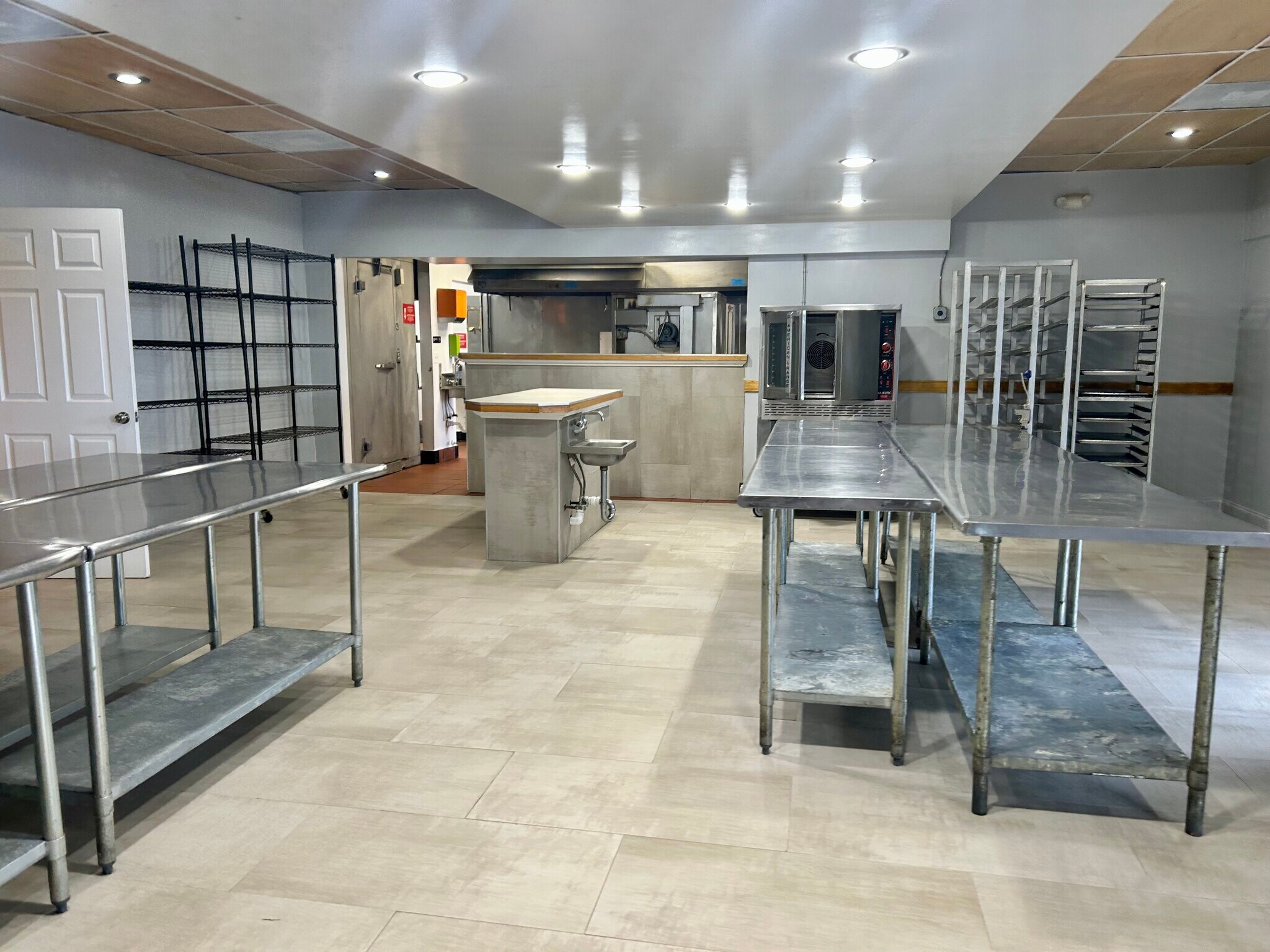 2083 N Powerline Rd, Pompano Beach, FL à louer Photo de l’immeuble– Image 1 sur 6