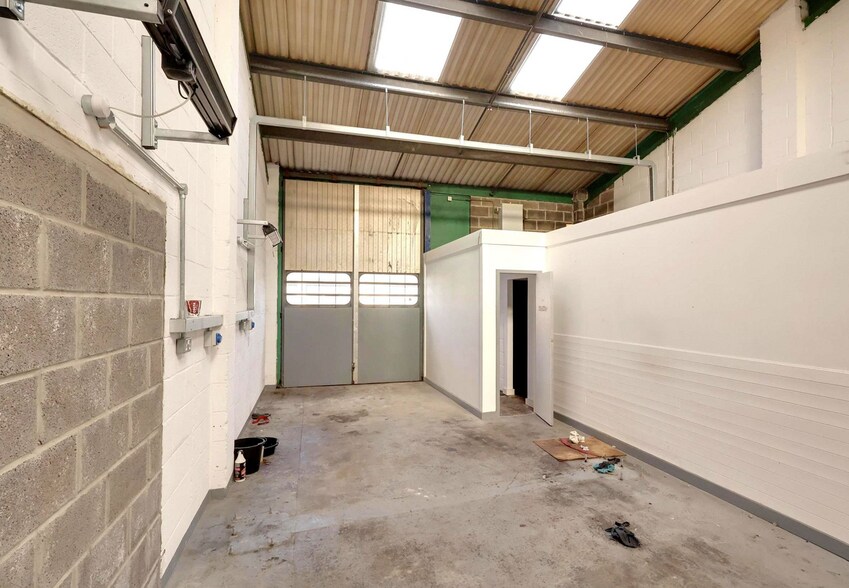 2B Brunel Way, Minehead à louer - Photo de l’immeuble – Image 2 sur 10