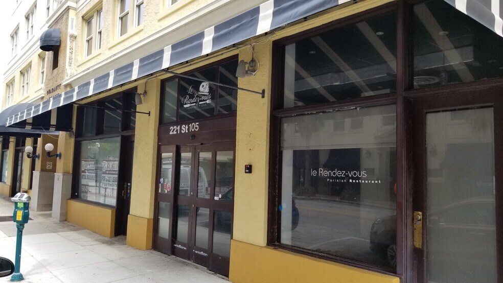 120 S Olive Ave, West Palm Beach, FL à vendre - Photo de l’immeuble – Image 3 sur 6