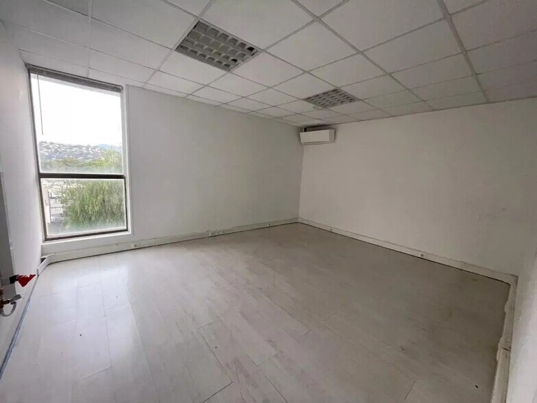 Bureau dans Le Cannet à louer - Photo de l’immeuble – Image 3 sur 21