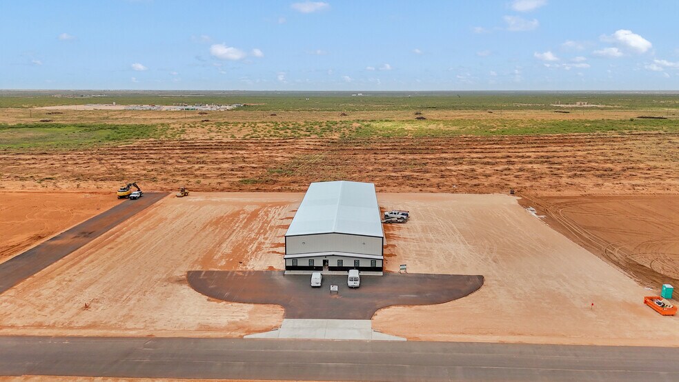 5915 W. County 135 rd, Midland, TX à louer - Photo de l’immeuble – Image 1 sur 20