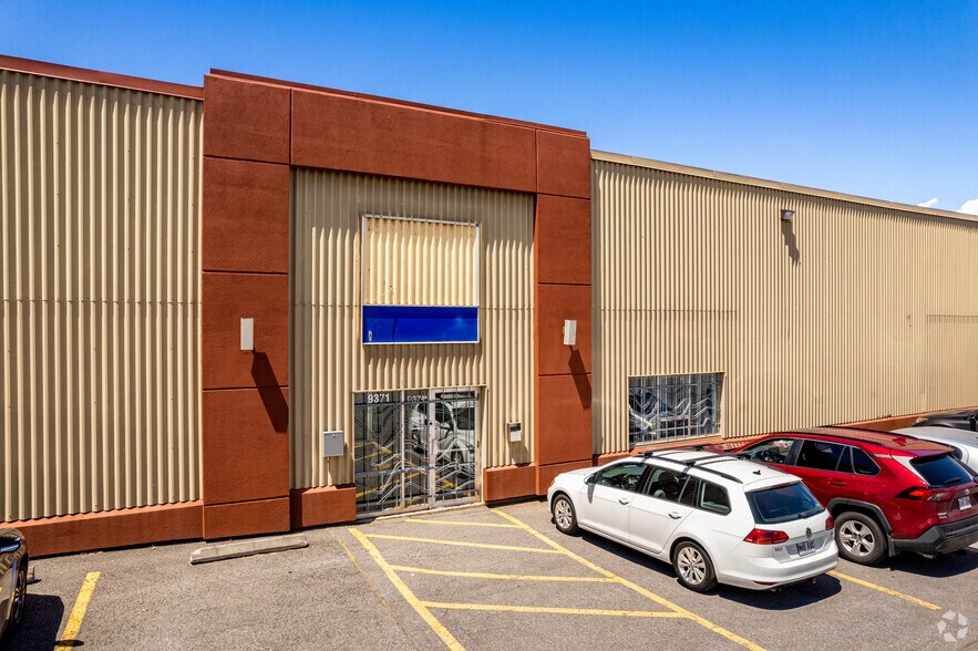 9361 Rue Wanklyn, Montréal, QC à louer - Photo de l’immeuble – Image 3 sur 5