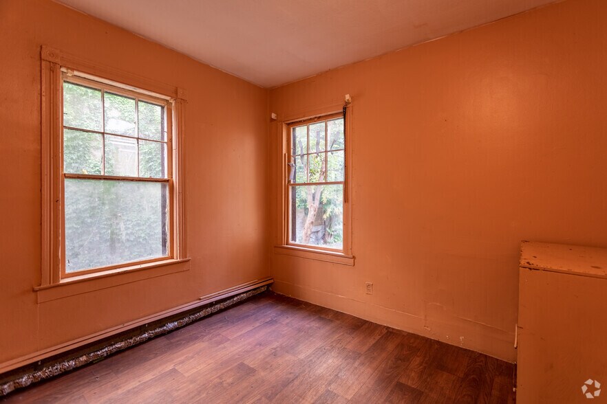 104 Henry St, Binghamton, NY à vendre - Photo de l’immeuble – Image 1 sur 23