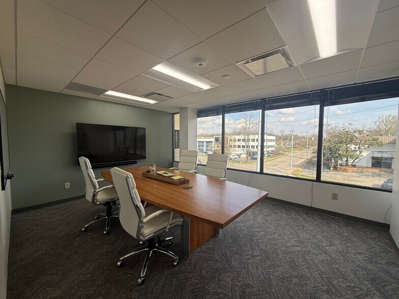 2505 21st Ave S, Nashville, TN à louer - Photo de l’immeuble – Image 2 sur 15