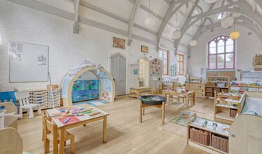 Avenue Road, Londres à louer Photo intérieure– Image 2 sur 3