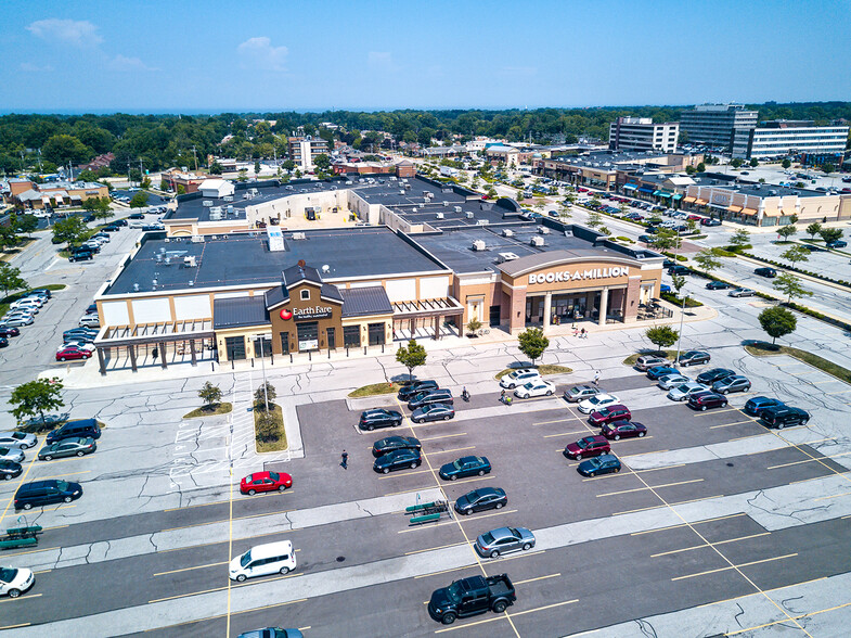 3171-3221 Westgate Mall, Fairview Park, OH à louer - Photo de l’immeuble – Image 3 sur 18