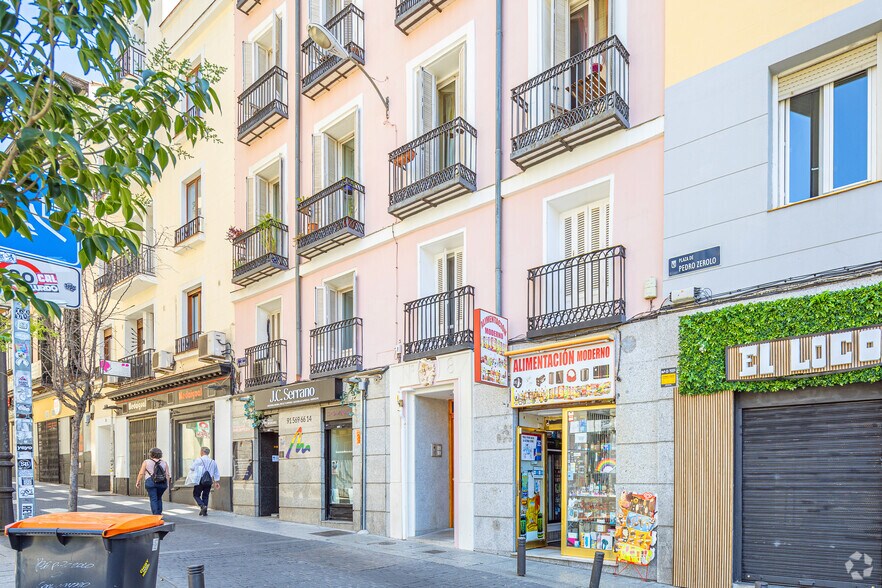 Immeuble residentiel dans Madrid, Madrid à vendre - Photo de l’immeuble – Image 1 sur 4