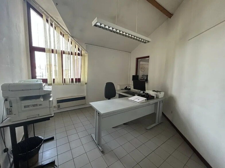 Local d’activités dans Morsbach à louer - Photo de l’immeuble – Image 3 sur 12