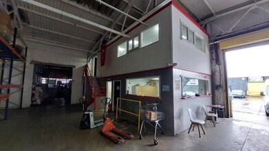 Bentalls, Basildon à louer Photo intérieure– Image 2 sur 6