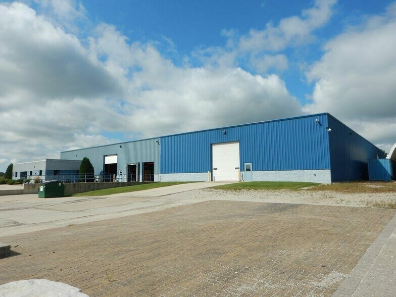 8624-8626 Hollander Dr, Franksville, WI à vendre - Photo de l’immeuble – Image 2 sur 13
