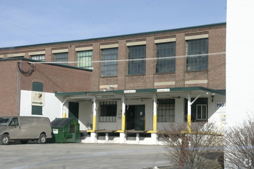 21 Wilbraham St, Palmer, MA à louer - Photo de l’immeuble – Image 3 sur 15