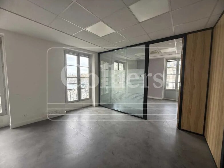 8-10 Voie La Canebiere, Marseille à louer - Photo de l’immeuble – Image 3 sur 3