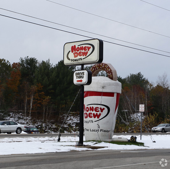 471 Route 11, Farmington, NH à vendre - Photo de l’immeuble – Image 2 sur 42
