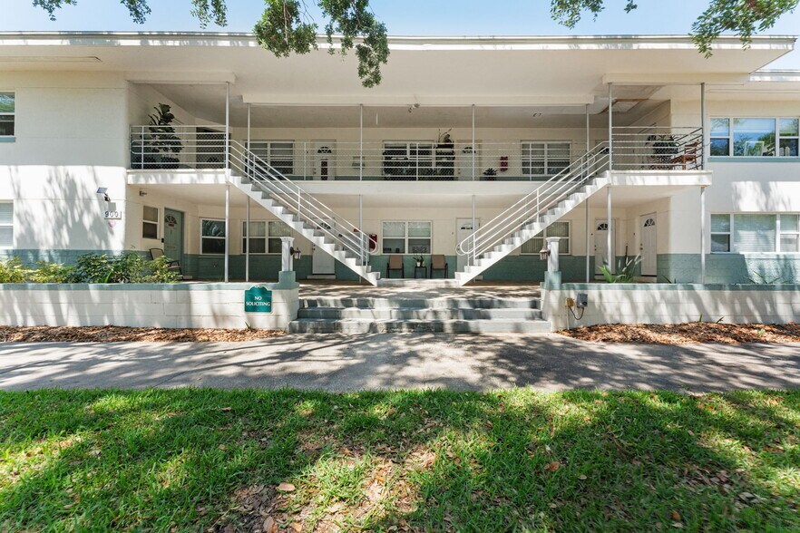 900 1st St N, Saint Petersburg, FL à vendre - Photo de l’immeuble – Image 2 sur 15