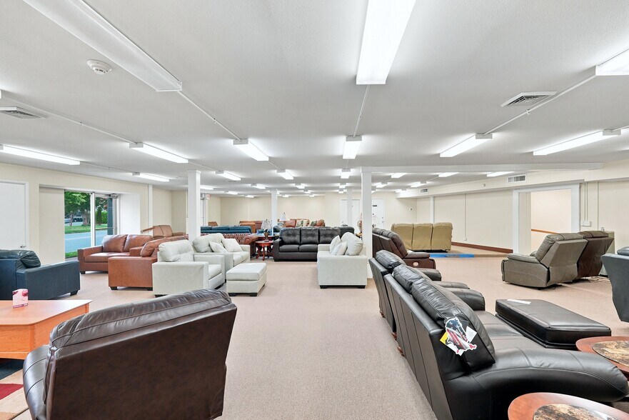 3506 Memorial Ave, Lynchburg, VA à vendre - Photo de l’immeuble – Image 3 sur 71