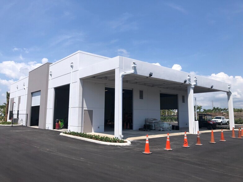 4840, Boynton Beach, FL à louer - Photo de l’immeuble – Image 3 sur 5