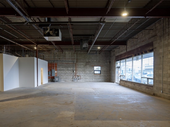 36-40 Milvan Dr, Toronto, ON à vendre Photo intérieure– Image 1 sur 9