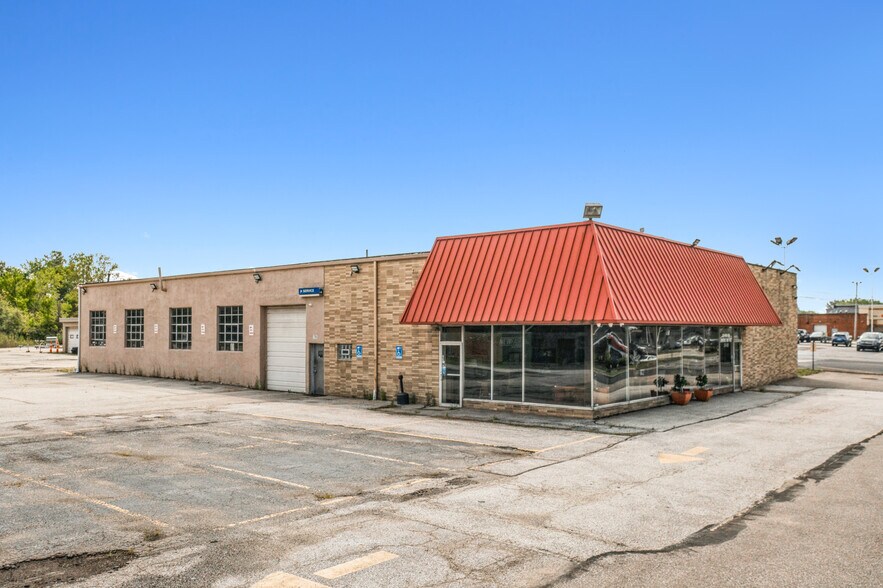 1633 Pearl Rd, Brunswick, OH à louer - Photo principale – Image 1 sur 10