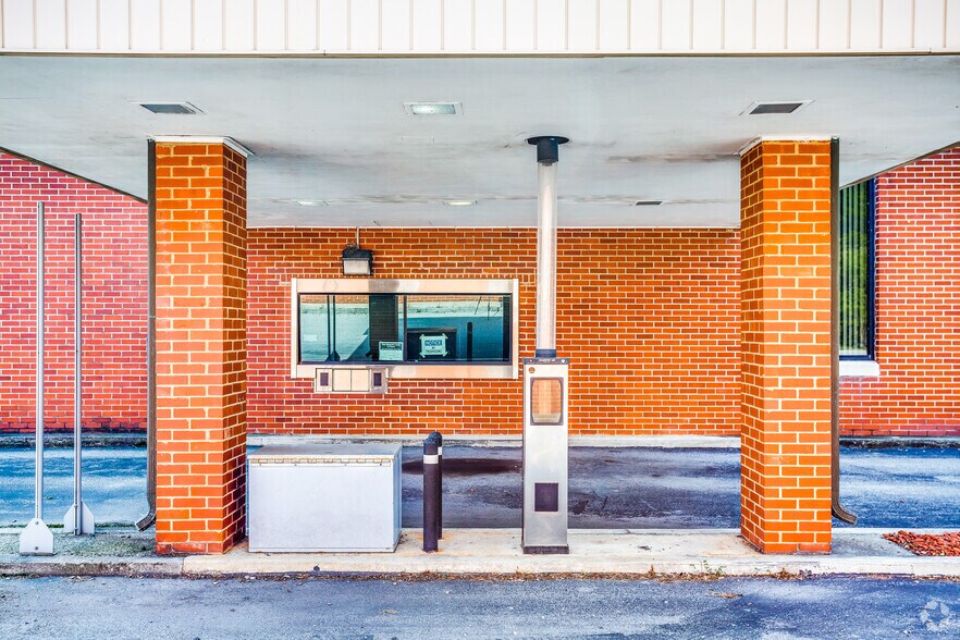 40 Main St, Boones Mill, VA à vendre - Photo de l’immeuble – Image 3 sur 18