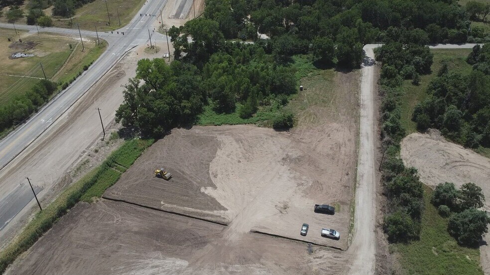 1910 Greenwood Rd, Weatherford, TX à vendre - Vidéo sur l’annonce professionnelle – Image 3 sur 11