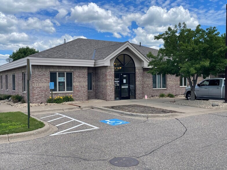 1881 NW Station Parkway, Andover, MN à louer - Photo de l’immeuble – Image 2 sur 30