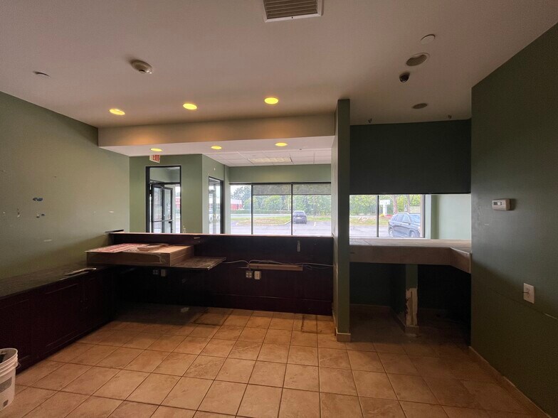 601 Veterans Memorial Hwy, Hauppauge, NY à louer - Photo de l’immeuble – Image 3 sur 9