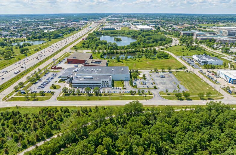 2400 Huntington Blvd, Hoffman Estates, IL à vendre - Photo de l’immeuble – Image 3 sur 10