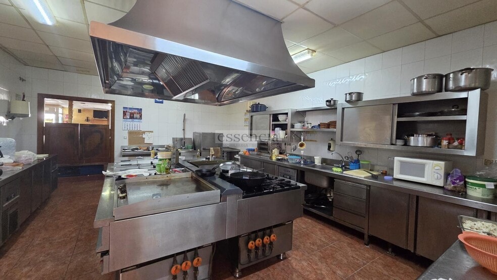 Local commercial dans València à vendre - Photo de l’immeuble – Image 2 sur 48