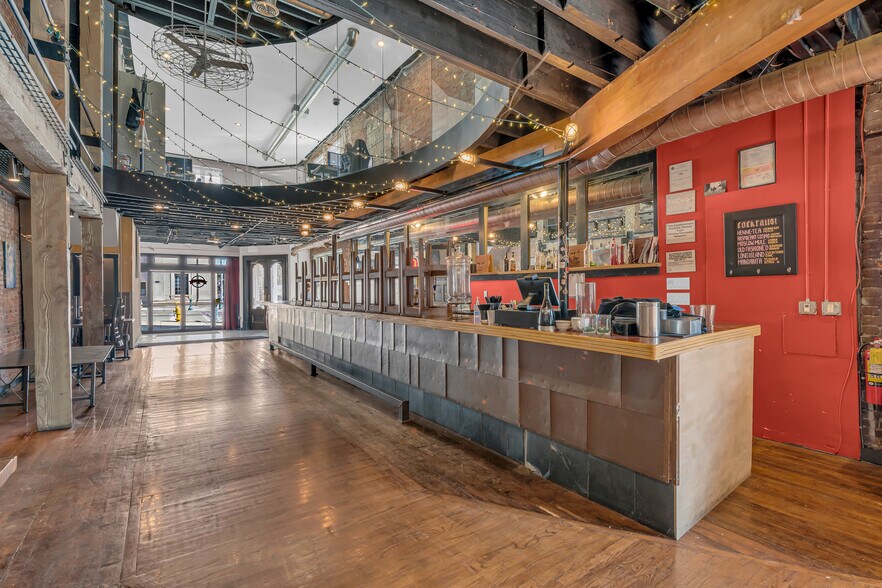 31 N Saginaw St, Pontiac, MI à louer - Photo de l’immeuble – Image 3 sur 10