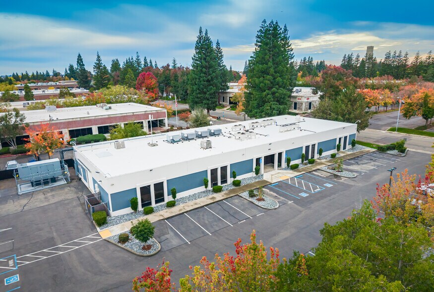 2999 Gold Canal Dr, Rancho Cordova, CA à vendre - Photo de l’immeuble – Image 1 sur 5