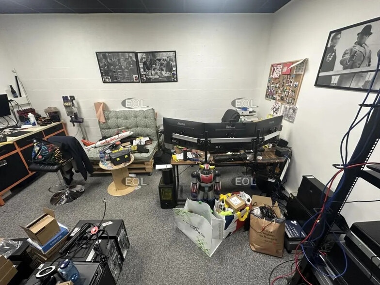 Local d’activités dans Gretz-Armainvilliers à louer - Photo de l’immeuble – Image 2 sur 7