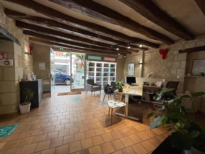 Local commercial dans Azay-le-Rideau à louer - Photo de l’immeuble – Image 1 sur 6