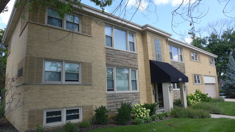 600 Higgins Rd, Park Ridge, IL à louer - Photo de l’immeuble – Image 1 sur 9