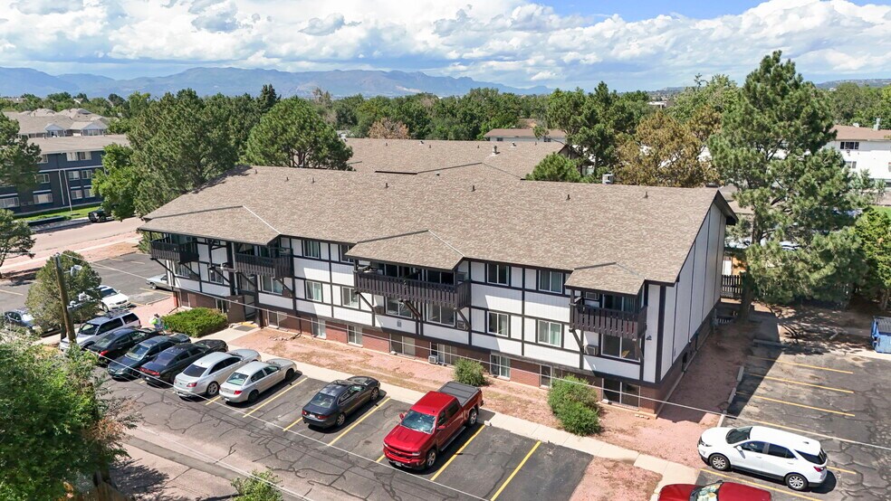 2001-2019 Carmel Dr, Colorado Springs, CO à vendre - Photo de l’immeuble – Image 2 sur 26