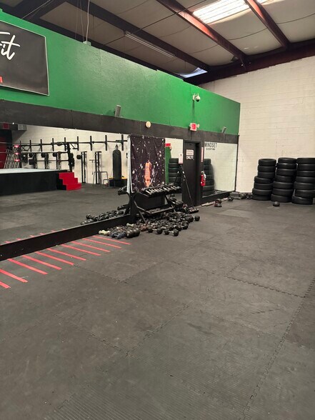 8804 Gulf Ct, Raleigh, NC à louer - Photo de l’immeuble – Image 3 sur 6