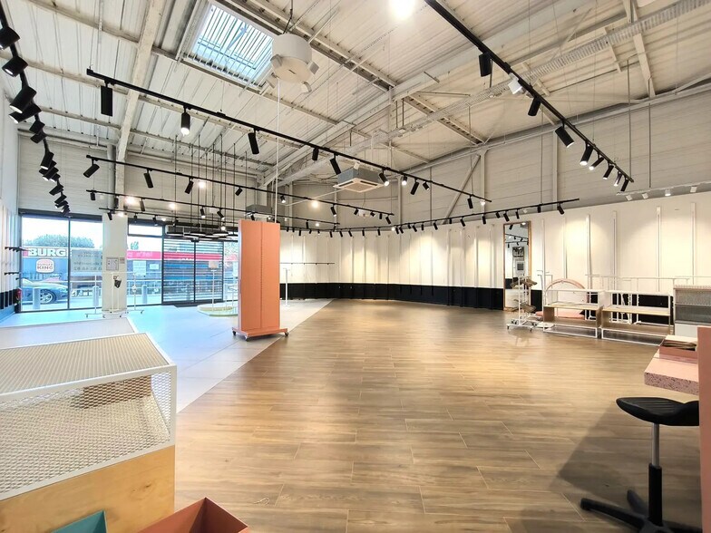 Local commercial dans Herblay-sur-Seine à louer - Photo intérieure – Image 2 sur 7