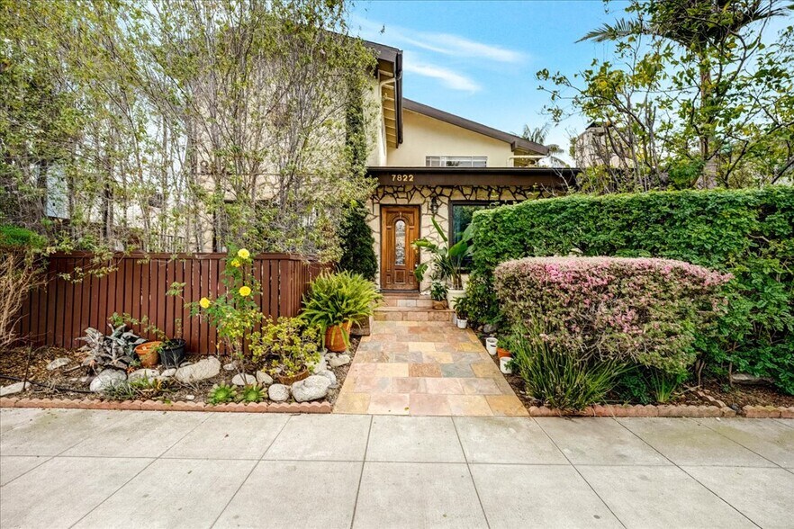 7822 W Manchester Ave, Playa Del Rey, CA à vendre - Photo principale – Image 1 sur 11