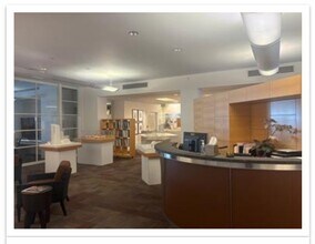 170 Maiden Ln, San Francisco, CA à louer Hall d’entrée– Image 2 sur 3