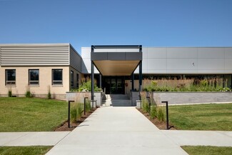 Plus de détails pour 36 Middlesex Tpke, Bedford, MA - Local d'activités à louer