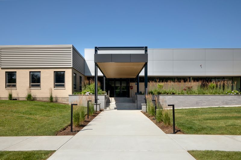 36 Middlesex Tpke, Bedford, MA à louer Photo de l’immeuble– Image 1 sur 10