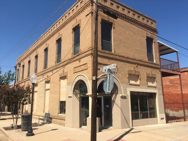 101 N Waggoner St, Electra, TX à vendre - Photo de l’immeuble – Image 2 sur 29