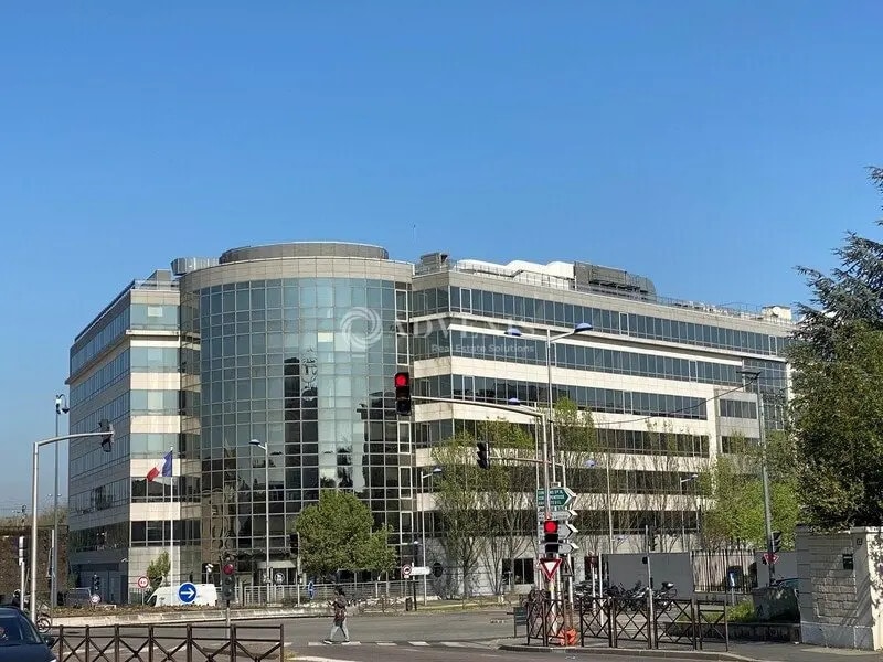 Bureau dans Poissy à louer Photo de l’immeuble– Image 1 sur 3