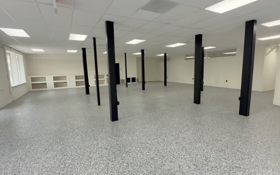 1035 S Volusia Ave, Orange City, FL à louer - Photo de l’immeuble – Image 3 sur 8