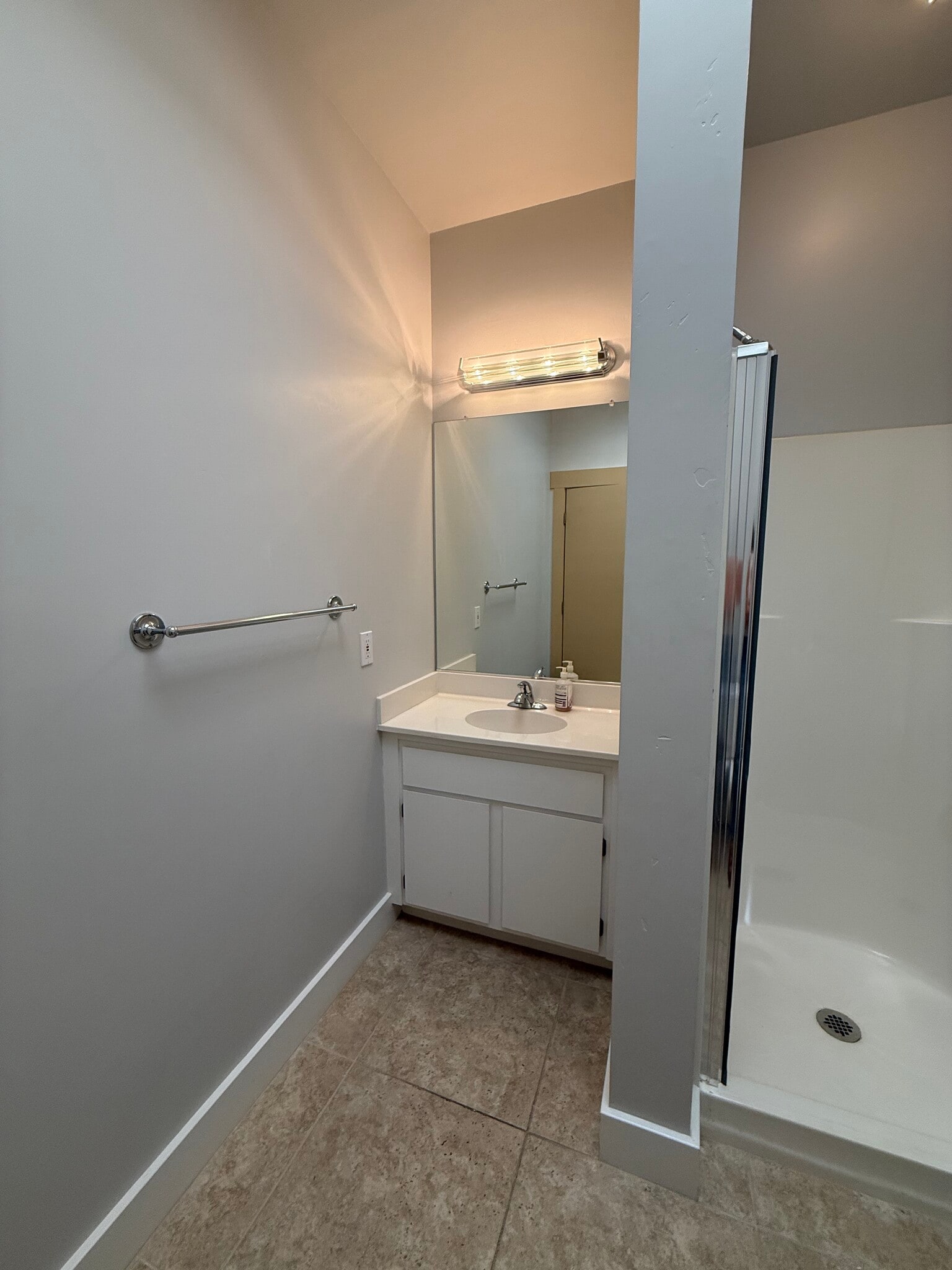 853 Lincoln Way, Auburn, CA à louer Photo intérieure– Image 1 sur 4