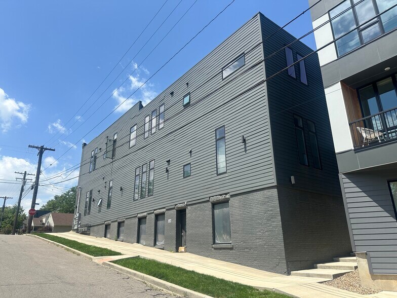 2387 W 5th St, Cleveland, OH à vendre - Photo de l’immeuble – Image 2 sur 10