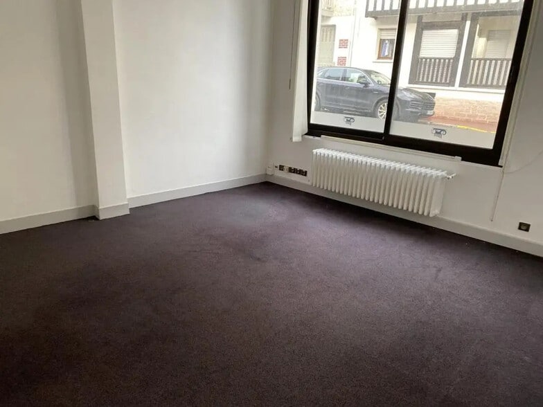 Local commercial dans Deauville à louer - Photo intérieure – Image 3 sur 8