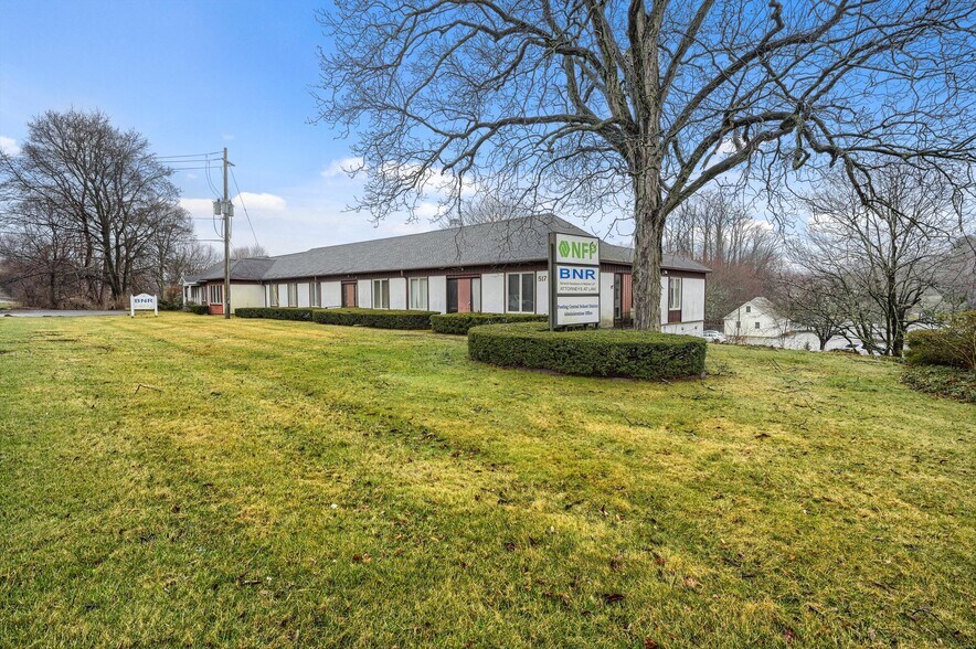 515-527 Route 22, Pawling, NY à louer - Photo de l’immeuble – Image 3 sur 26